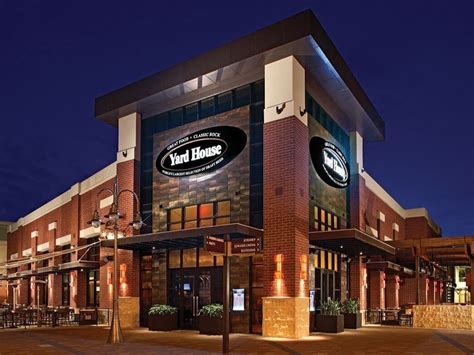 Yardhouse restaurant - Yard House is a popular restaurant chain that offers a variety of dishes, drinks and desserts in a lively atmosphere. Whether you are looking for a casual lunch, a happy hour spot, or a family-friendly dinner, you can find it at Yard House Fresno River Park. Check out their menu, location and hours online.